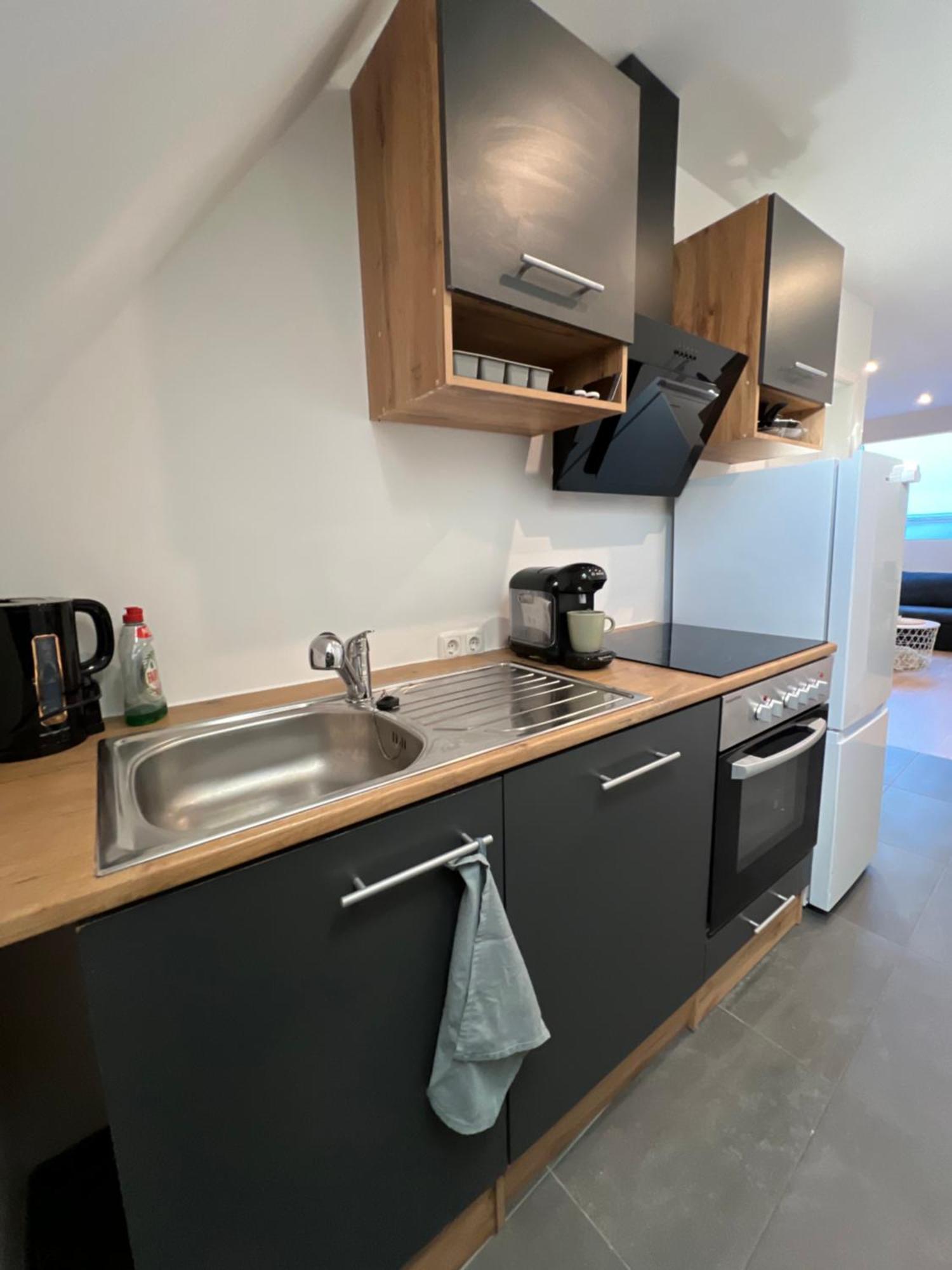 Moderne Wohnung Karlsruhe Neureut, Fussbodenheizung - Regendusche - Waschmaschine - Stellplatz 외부 사진